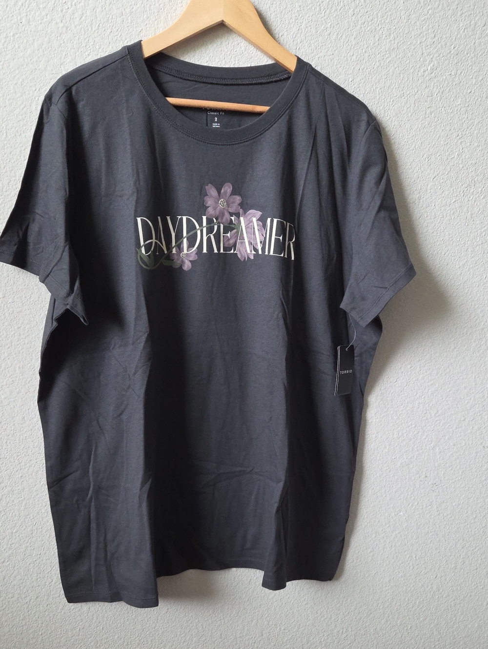 Torrid Daydreamer Black Tee with Lavender Floral Logo Plus Size 2 2X 18-20